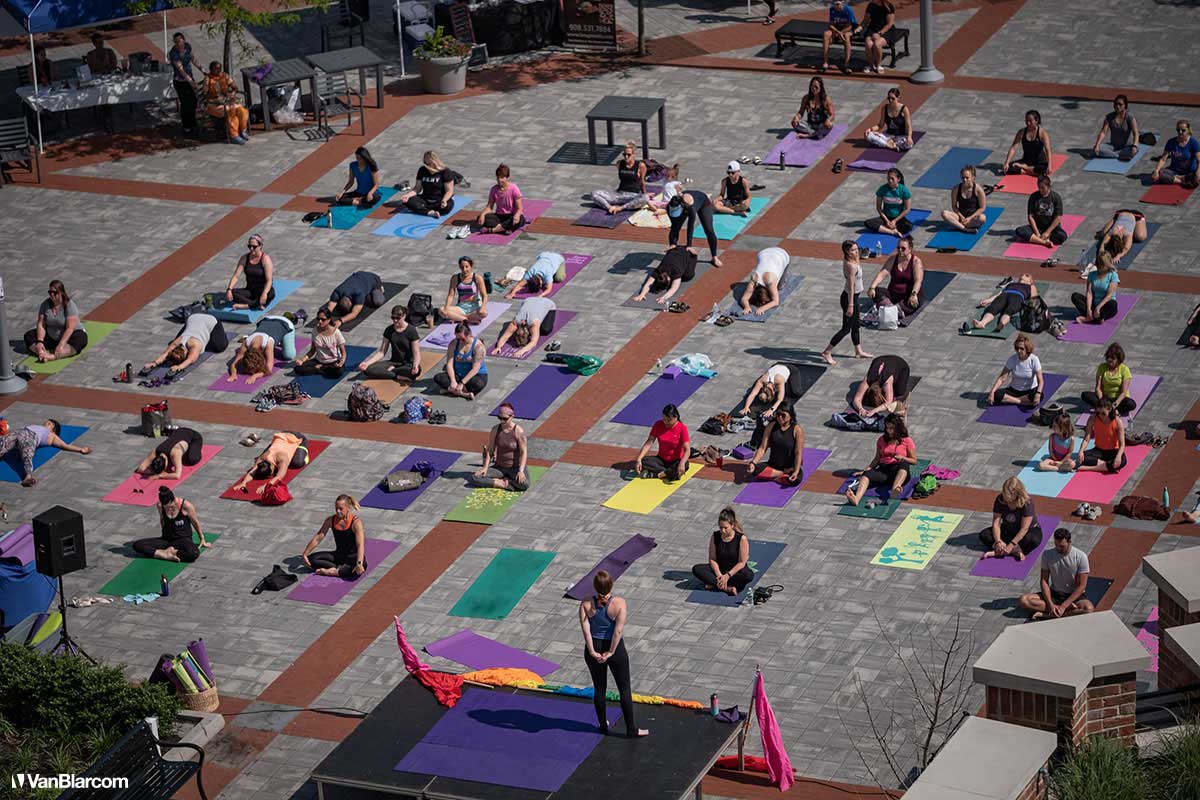 Yoga in the Plaza - Metuchen, NJ